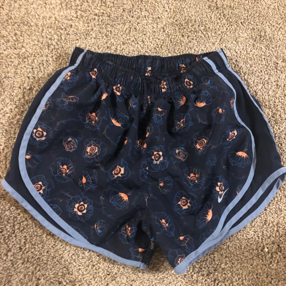 Nike running shorts size S